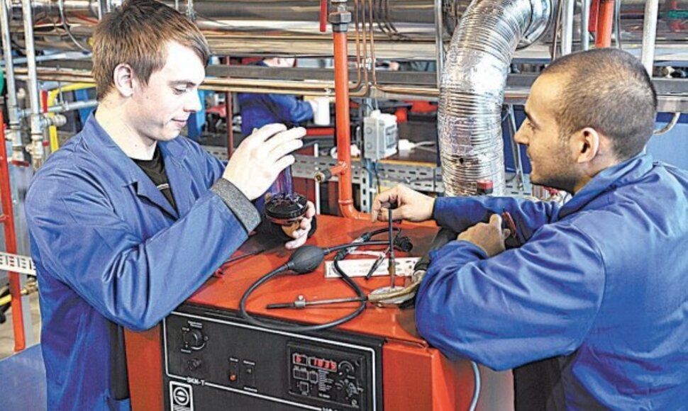 Vokietijos verslininkai pasirūpina, kad studentai turėtų gerai įrengtas laboratorijas.