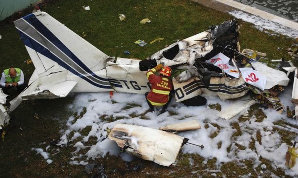 Gvatemaloje nukrito lėktuvas.