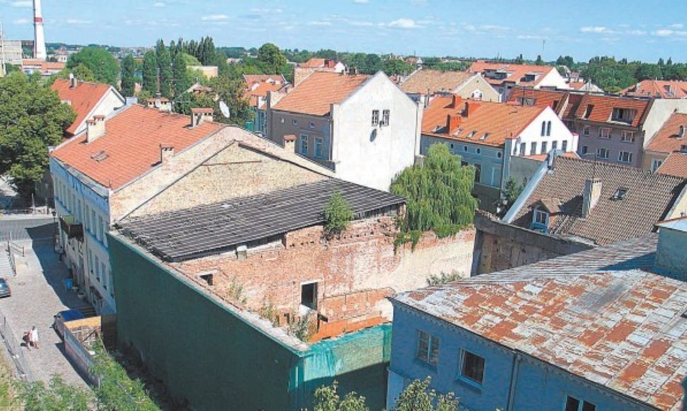 1995 m. sudegęs „Baltijos“ kino teatras darko Klaipėdos senamiestį.