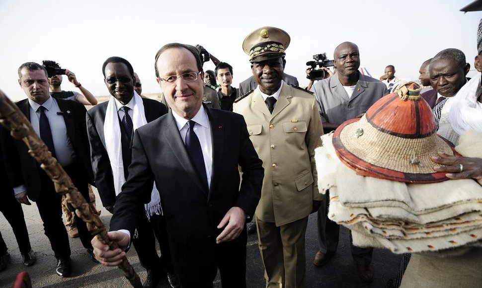 Prancūzijos prezidentas Francois Hollande'as šeštadienį atvyko į Malį. 