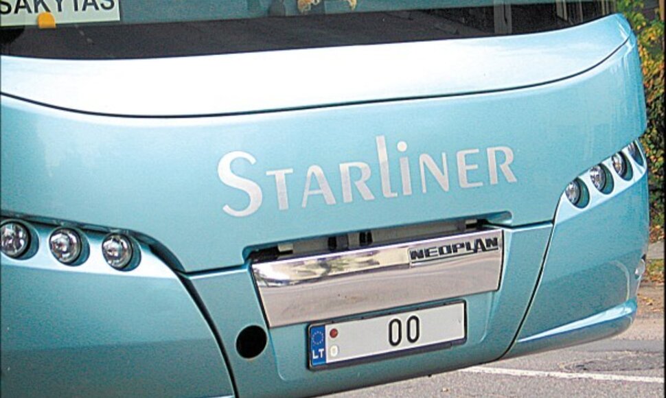 Bumo metais net autobusai buvo puošiami vardiniais numeriais.