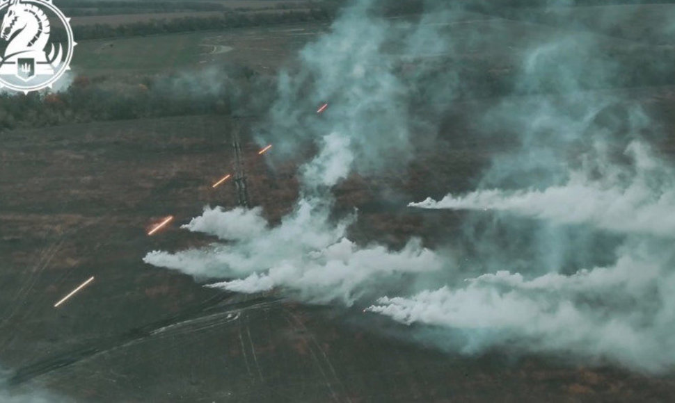 Kovos mašina „M2 Bradley“ ir tankas „M1 Abrams“ naikina rusų pajėgas Kursko srityje.