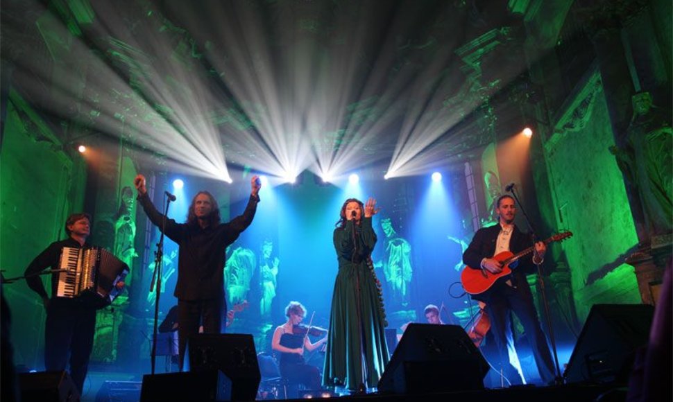 A.Smilgevičiūtė ir grupė „Skylė“ kviečia į savo koncertus.
