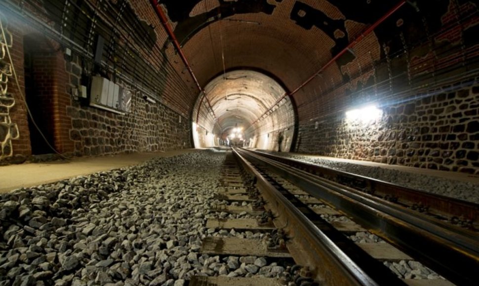 Eismas Kauno geležinkelio tuneliu bus atnaujintas antradienį.