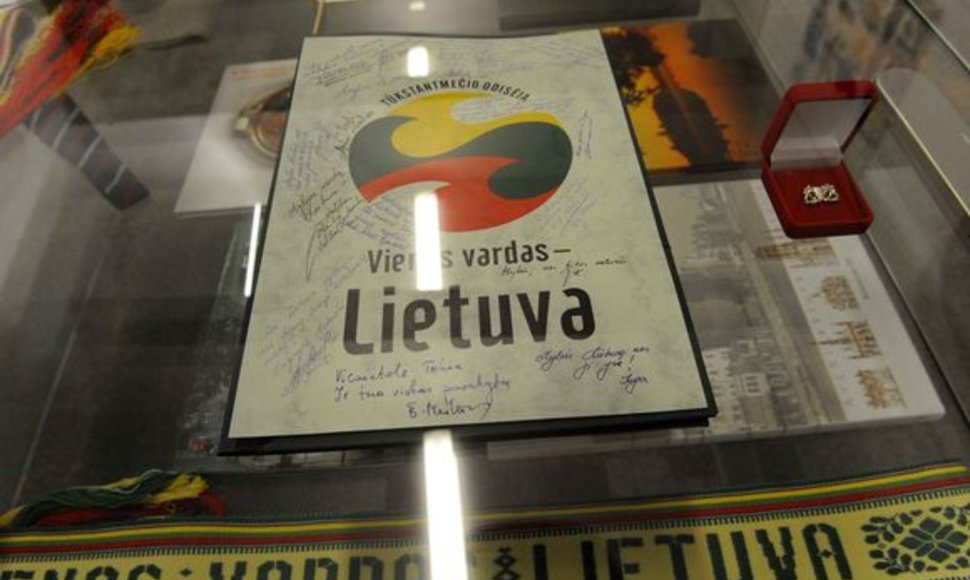 Ketvirtadienį Lietuvos nacionaliniame muziejuje atidaryta paroda „Tūkstantmečio Odisėja. Vienas vardas – Lietuva“, kurioje eksponuojami išskirtinio „Tūkstantmečio odisėjos“ žygio fragmentai, užfiksuoti nuotraukose. 