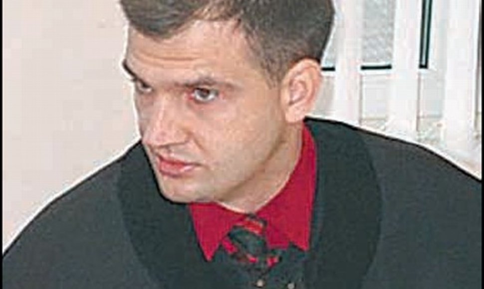 Advokatas A.Marapolskas skandalingai minimas nebe pirmą kartą – jo sudaryta sutartis su D.Budrevičiene leido susižerti trečdalį priteistos jai sumos.