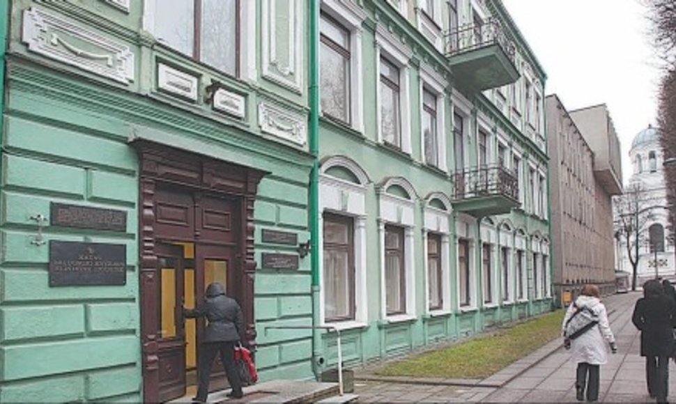 Manoma, kad šių pastatų, esančių brangiausioje Kauno vietoje – prie pat Soboro, vertė paakino valdžią skubiai keisti planus.