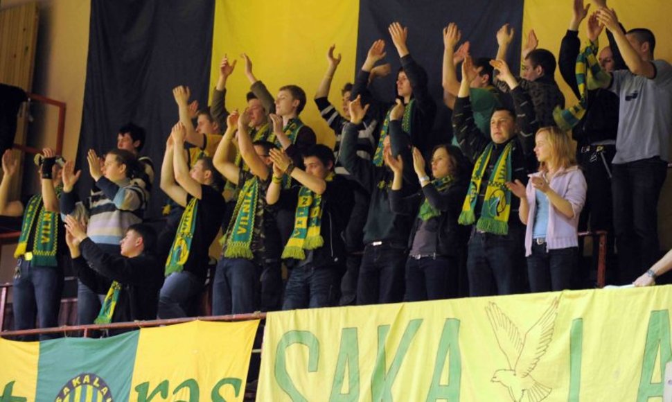 Svarbią pergalę Lietuvos krepšinio lygos (LKL) čempionate iškovojo Vilniaus „Sakalų“ ekipa