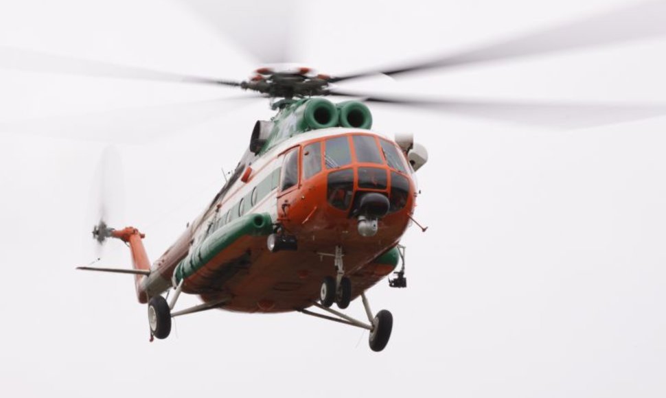 Žvejybos kontrolei pasitelktas Karinių oro pajėgų sraigtasparnis Mi-8.