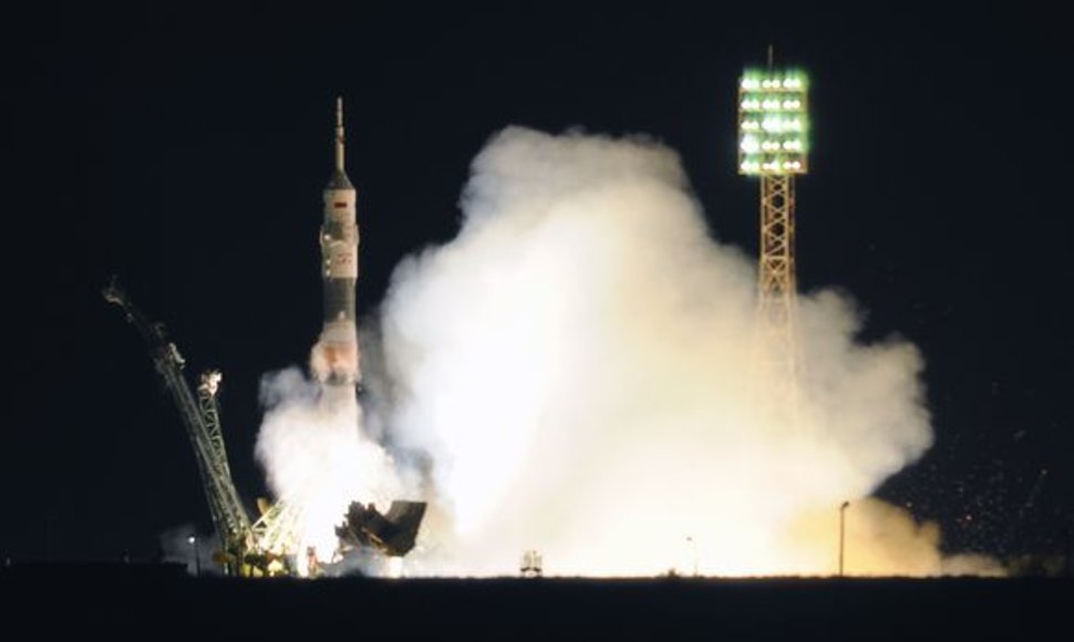 Neseniai modernizuotas Rusijos kosminis laivas „Sojuz“ penktadienį pakilo iš Baikonūro kosmodromo Kazachstane. 