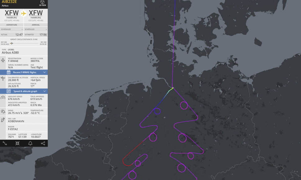 „Airbus“ pilotas Vokietijoje atlikdamas lėktuvo bandomąjį skrydį „nupaišė“ virtualią Kalėdų eglutę. 