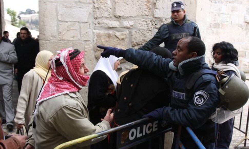 Jeruzalėje protestuotojai susirėmė su policija.