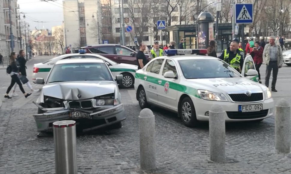 BMW avarija Vilniuje