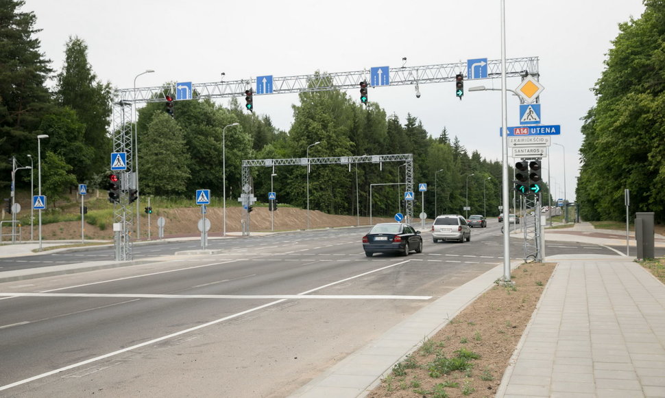 Sostinėje nutiesta nauja 3 eismo juostų Santaros gatvė. 