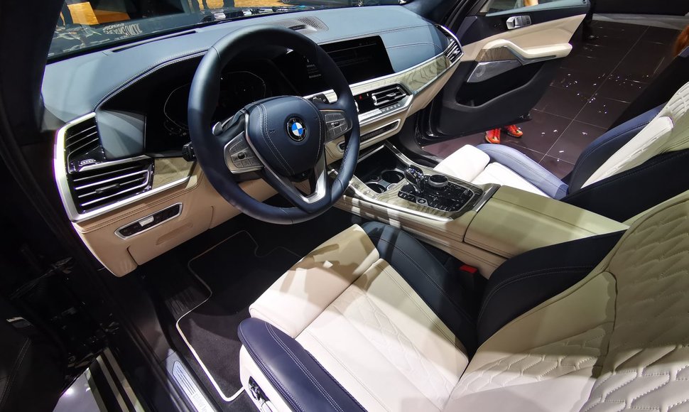 BMW X7 Ženevos automobilių parodoje