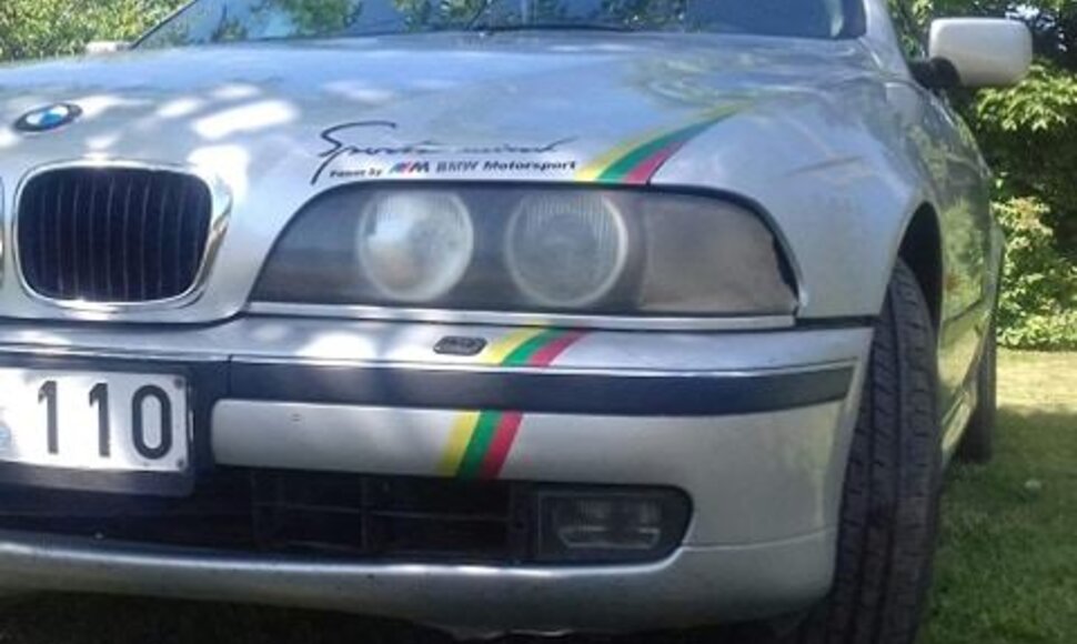 Virginijos K. BMW, puoštas Vasario 16-osios proga