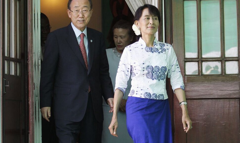 JT vadovas Ban Ki-moonas Mianmare susitiko su Aung San Suu Kyi