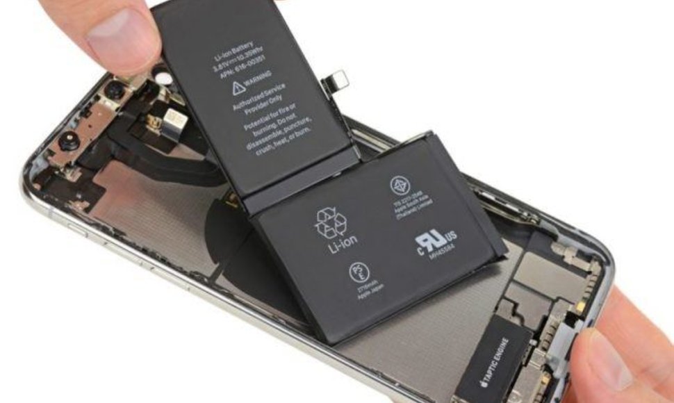 „Apple“ didina baterijų talpą?