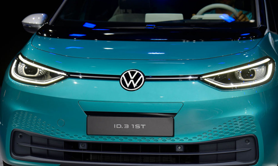 Frankfurto automobilių parodoje pristatytas elektrinis „Volkswagen“ ID.3