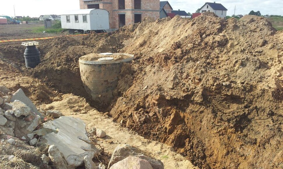 Gargžduose darbininką užgriuvo tranšėja