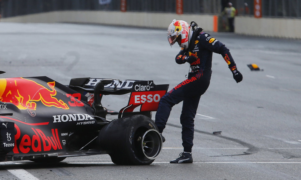 Lyderio Maxo Verstappeno avarija sprogus ratui Baku, Formulės 1 GP