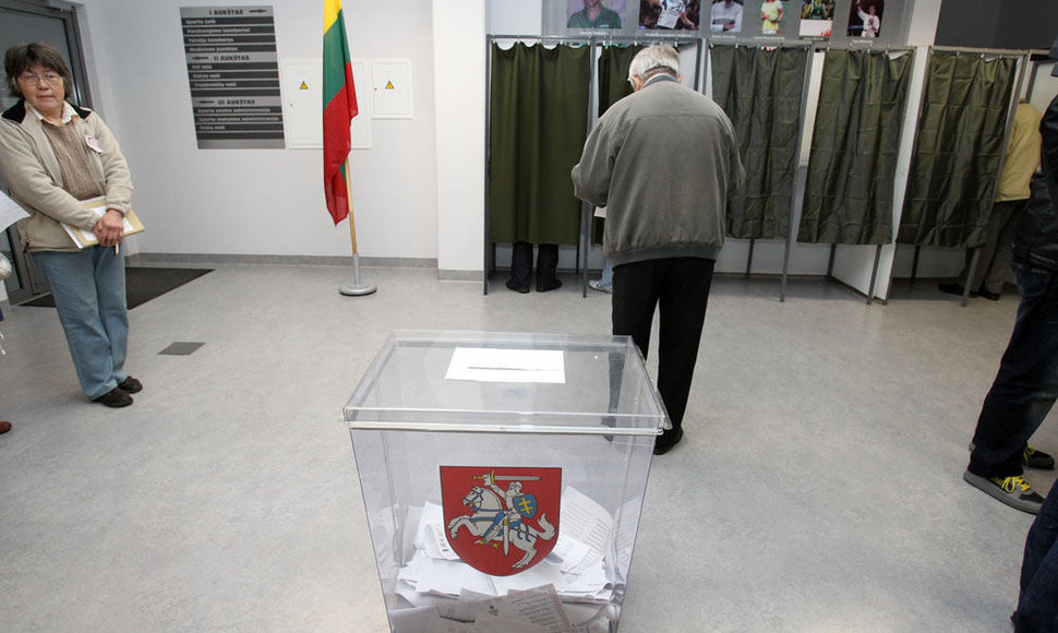 Rinkimai 2012: Garliavoje balsavo Neringa Venckienė ir Kedžių šeima