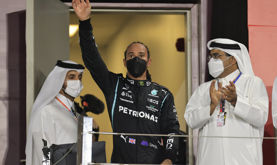 Formulės 1 lenktynes Katare laimėjo L.Hamiltonas, antras M.Verstappenas, trečias F.Alonso.