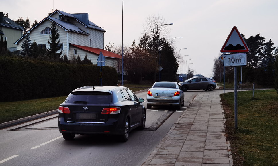Panaikinti saugumo kalneliai Salotės gatvėje Vilniuje