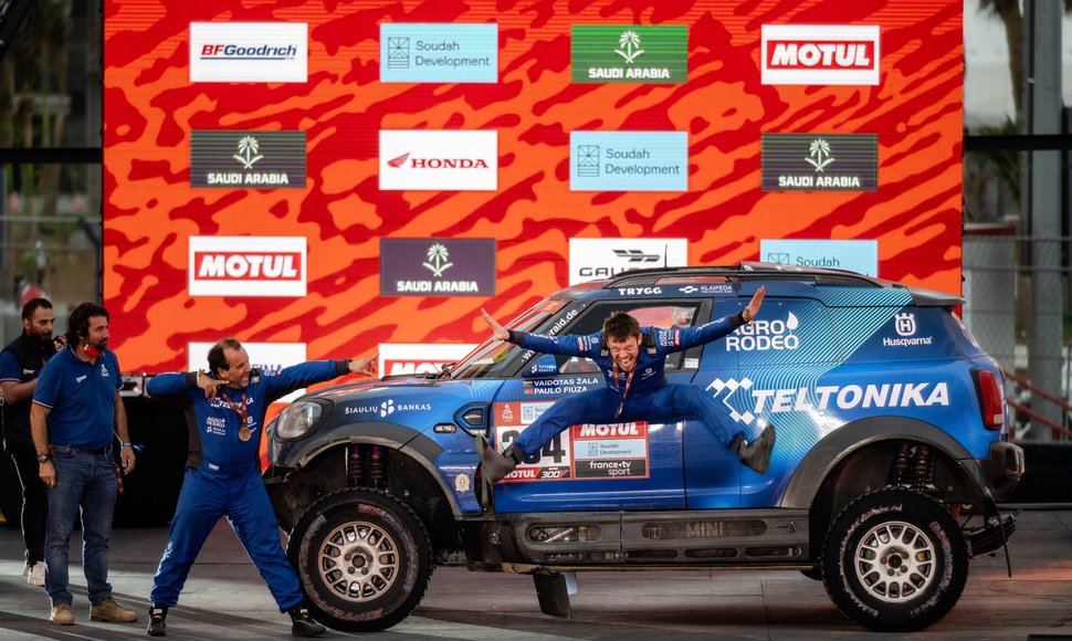 Vaidotas Žala ir Paulo Fiuza Dakaro podiume (2022)