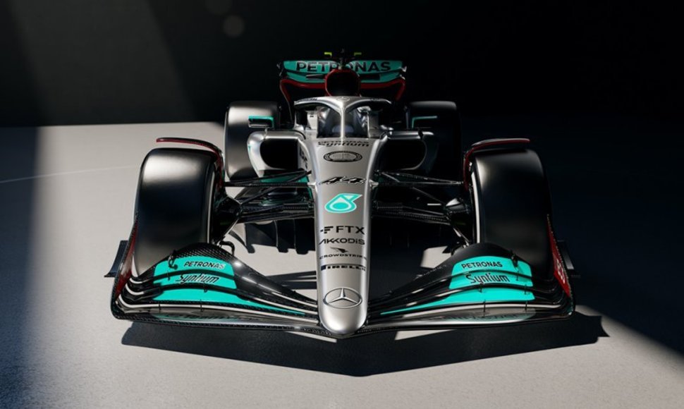 Mercedes pristatė 2022 m. Formulės 1 bolidą W13