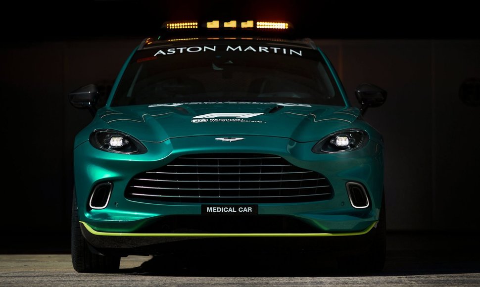 Formulės 1 saugos ir medikų automobiliai Aston Martin Vantage ir DBX