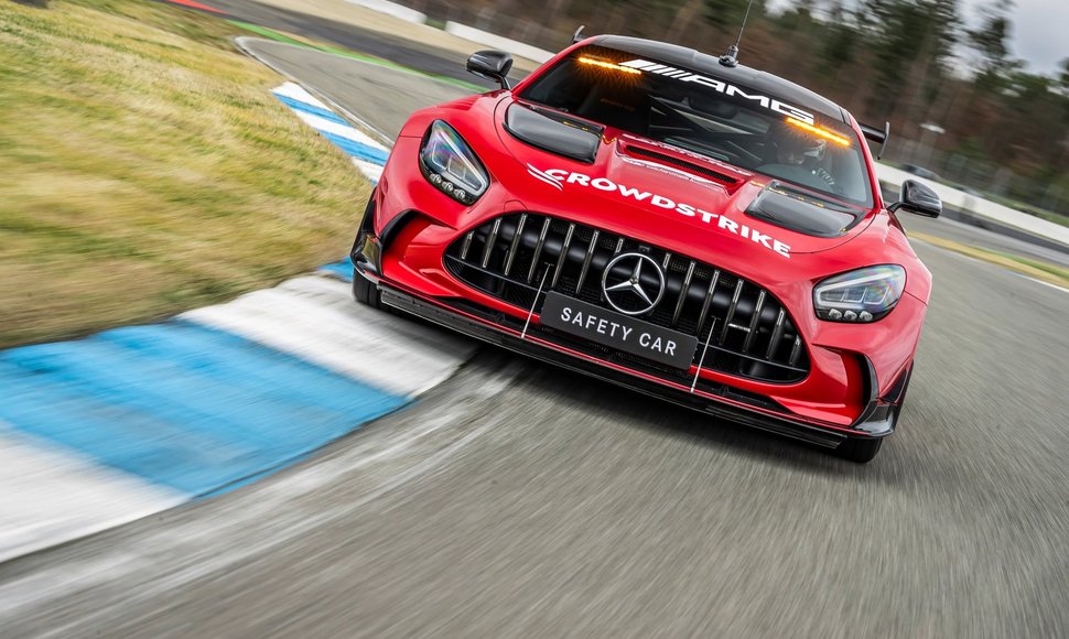 Formulės 1 saugos ir medikų automobiliai Mercedes-AMG GT Black Series ir Mercedes-AMG GT 63 S 4MATIC+