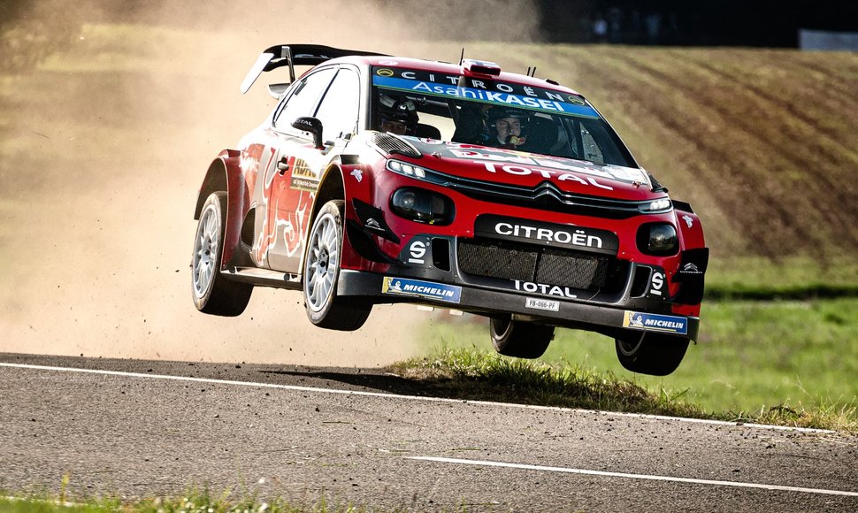 Esapekka Lappi ir Janne Fermas skrieja Citroen C3 WRC automobiliu (Shutterstock nuotr.)