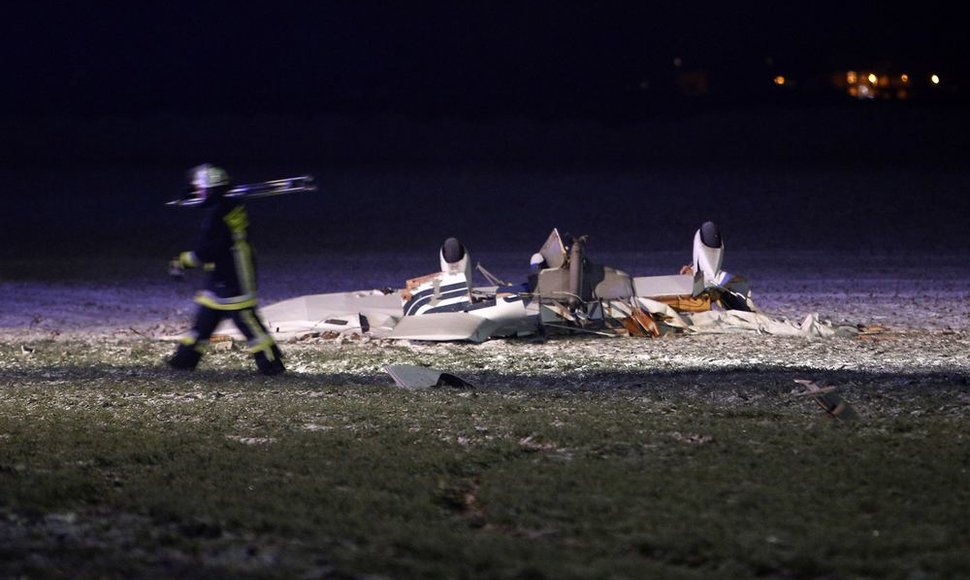 Vokietijoje susidūrus dviem lėktuvams žuvo 8 žmonės.