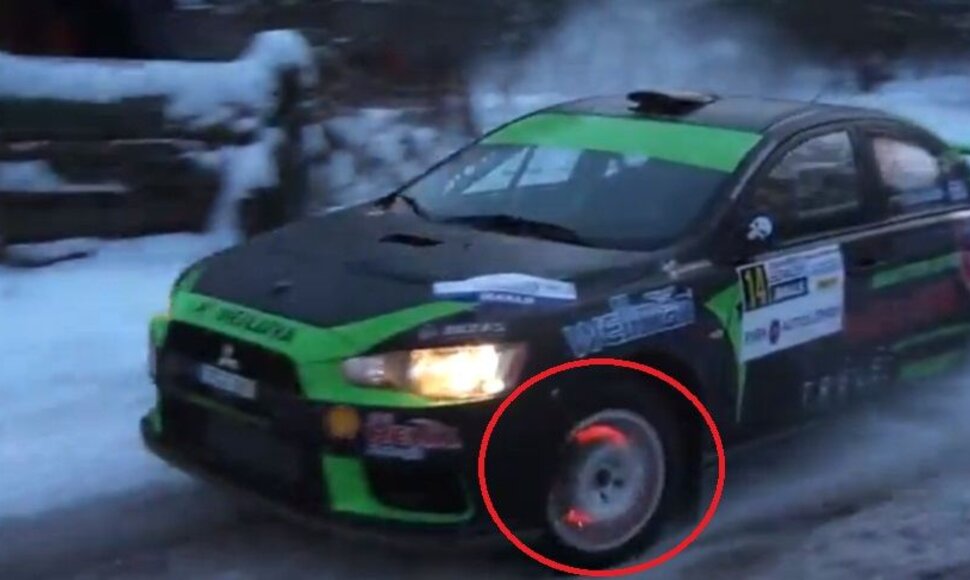 Kadras i&scaron; Audriaus Gavėno filmo &bdquo;Halls Winter Rally 2013&ldquo;.