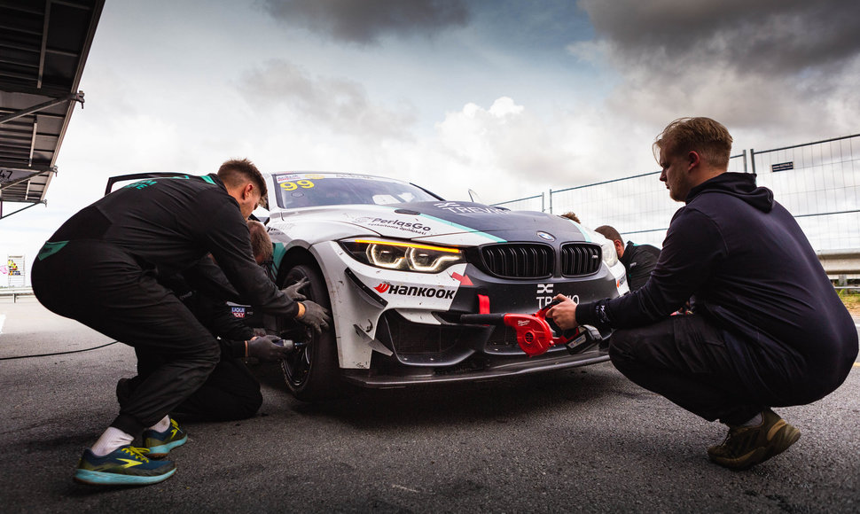 „Trevio“ komandos BMW M4 Palangos 1006 km lenktynėse