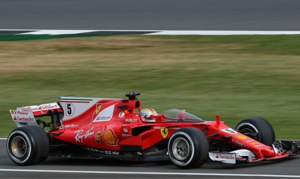 Bandymas prieš 2017-ųjų Didžiosios Britanijos Grand Prix truko vieną ratą ir Vettelis liko nusivylęs. (Stephen Grimes, Wikimedia(CC BY-SA 2.0)