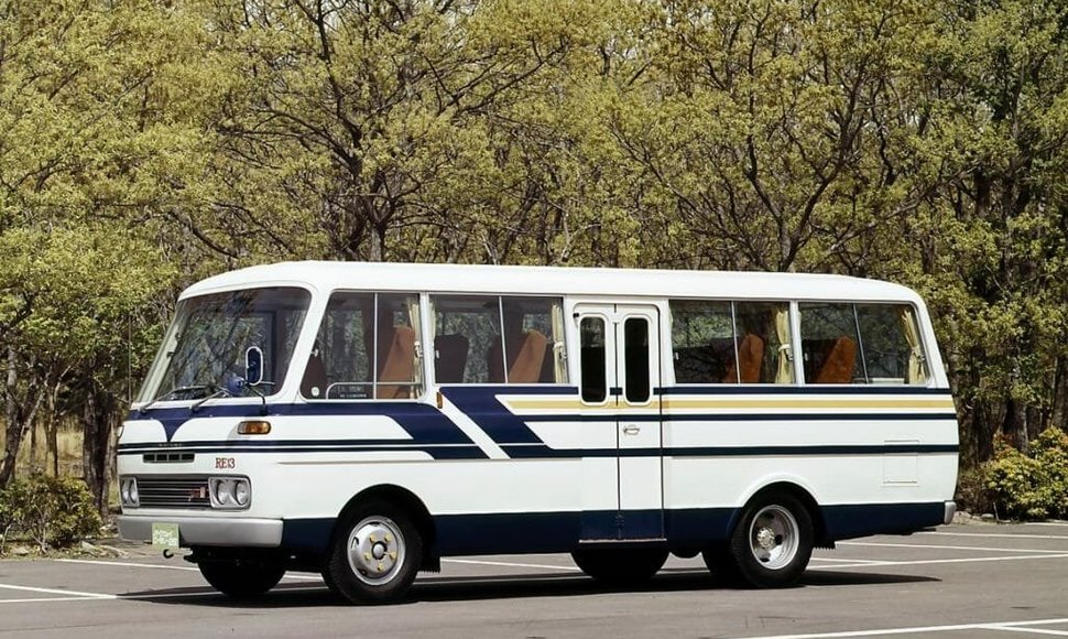 Mazda Parkway Rotary – autobusas su rotoriniu varikliu. (Gamintojo nuotrauka)