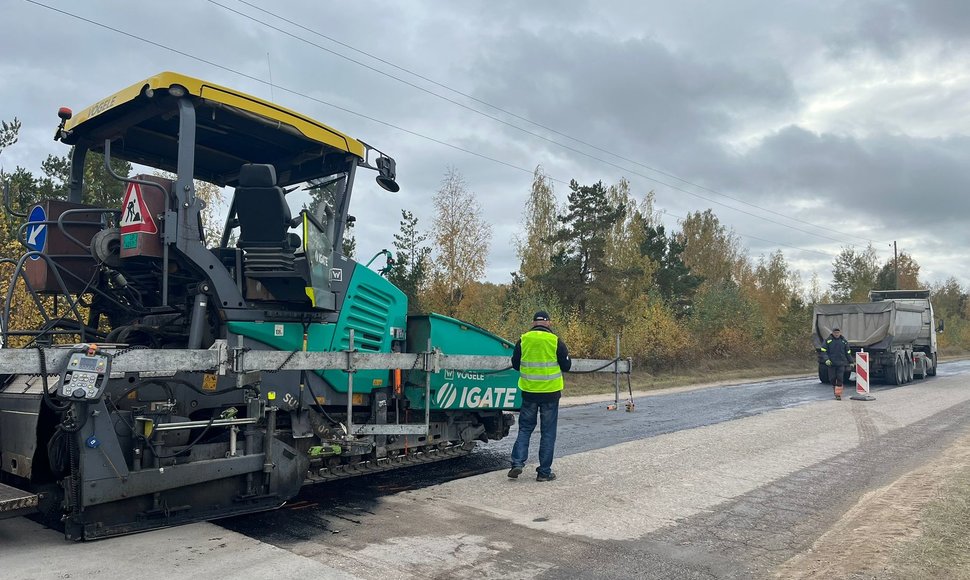 Iš naudotų padangų adaptuotas kelio dangos mišinys