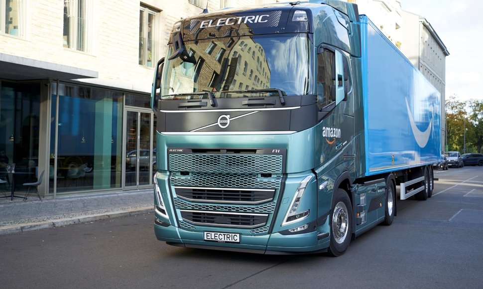 Elektra varomas Amazon sunkvežimis Volvo FH Electric (Gamintojo nuotr.)