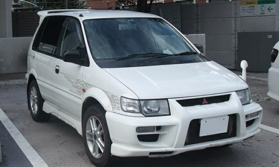 Mitsubishi RVR Hyper Sports Gear-R. (hsggg, Wikimedia(CC BY-SA 4.0)