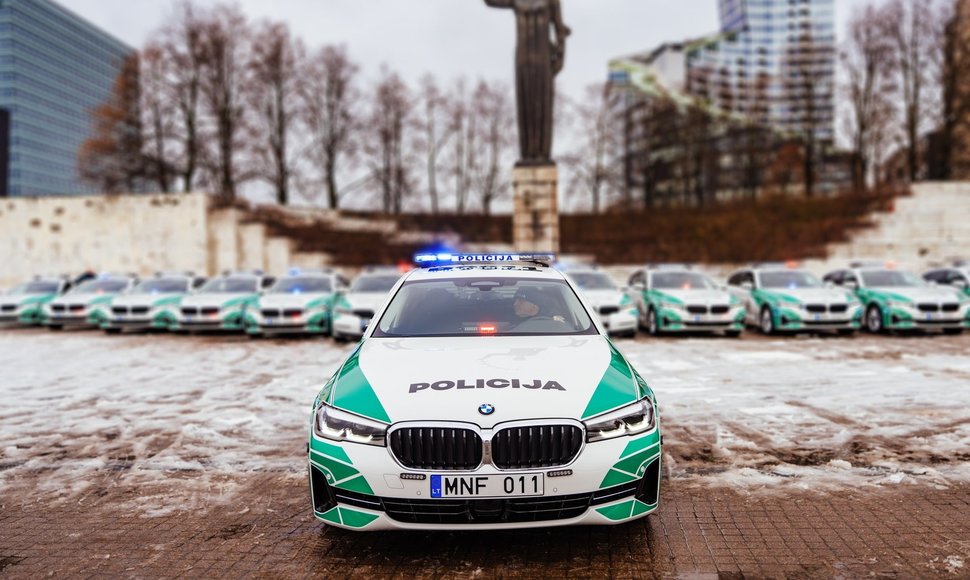 Lietuvos policija įsigijo 12 naujų BMW 530d xDrive automobilių