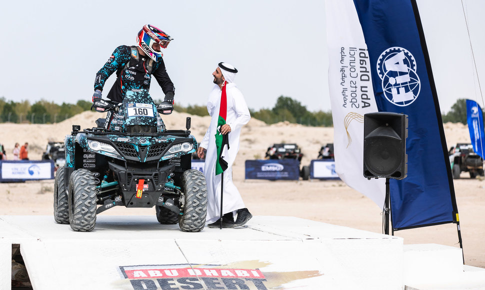 „CFMOTO Thunder Racing Team“  startavo Abu Dhabi Dessert Challenge prologe