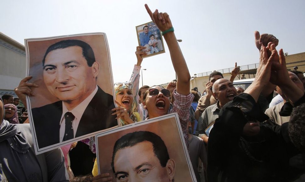 Hosni Mubarakas išskraidintas iš Toros kalėjimo 