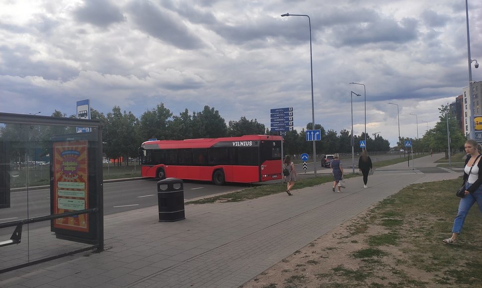 Autobuso manevrai Pilaitės prospekte