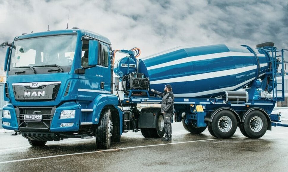 Betonvežis su elektrine Liebherr maišykle. (Liebherr nuotrauka)