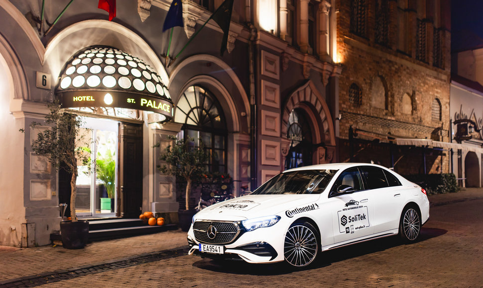 „Mercedes-Benz“ E klasė „Metų automobilio 2024 m.“ rinkimuose