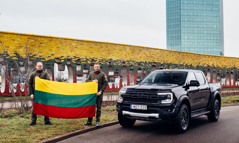 V.Milius ir A.Bubinas Lietuvą apkeliavo „Ford Ranger Raptor“