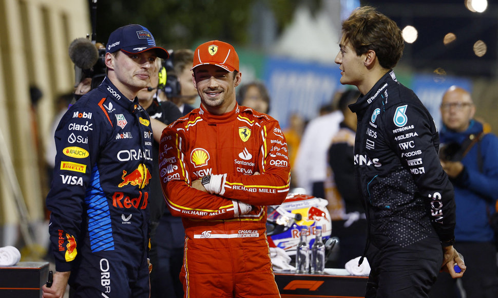 M.Verstappenas su Ch.Leclercu ir G.Russelu Bahreine