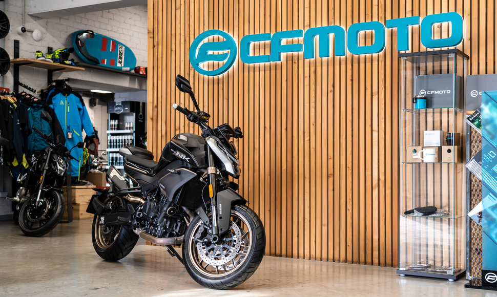 „CFMOTO“ tapo motociklų vairavimo akademijos partneriais